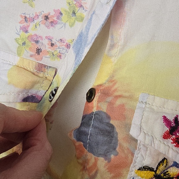 Desigual Floral Button-Up Shirt β Adjustable Sleeves, Womenβs XS - Picture 8 of 11